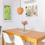 Appartamento Jolara With Heated Pool
