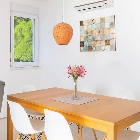 Appartement Jolara With Heated Pool