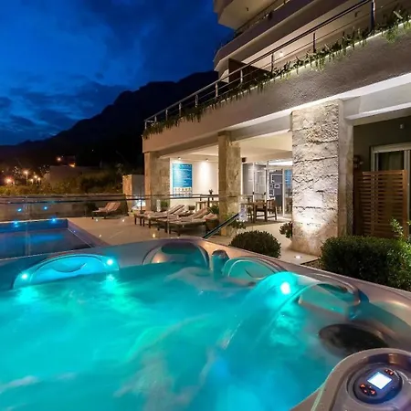 Jolara With Heated Pool Apartment *